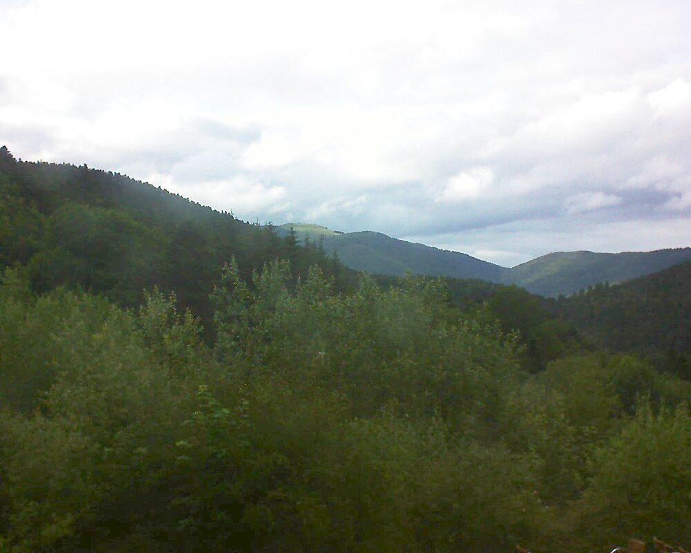 Le petit ballon vu depuis le Domaine Langmatt à Murbach le 22.06.2024 à 19:00 Le petit ballon (Alsace, Vosges) le 22.06.2024 à 19:00