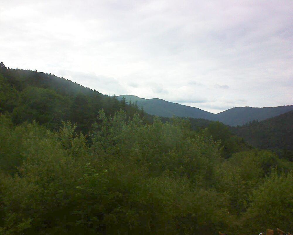 Le petit ballon vu depuis le Domaine Langmatt à Murbach le 23.06.2024 à 19:00 Le petit ballon (Alsace, Vosges) le 23.06.2024 à 19:00