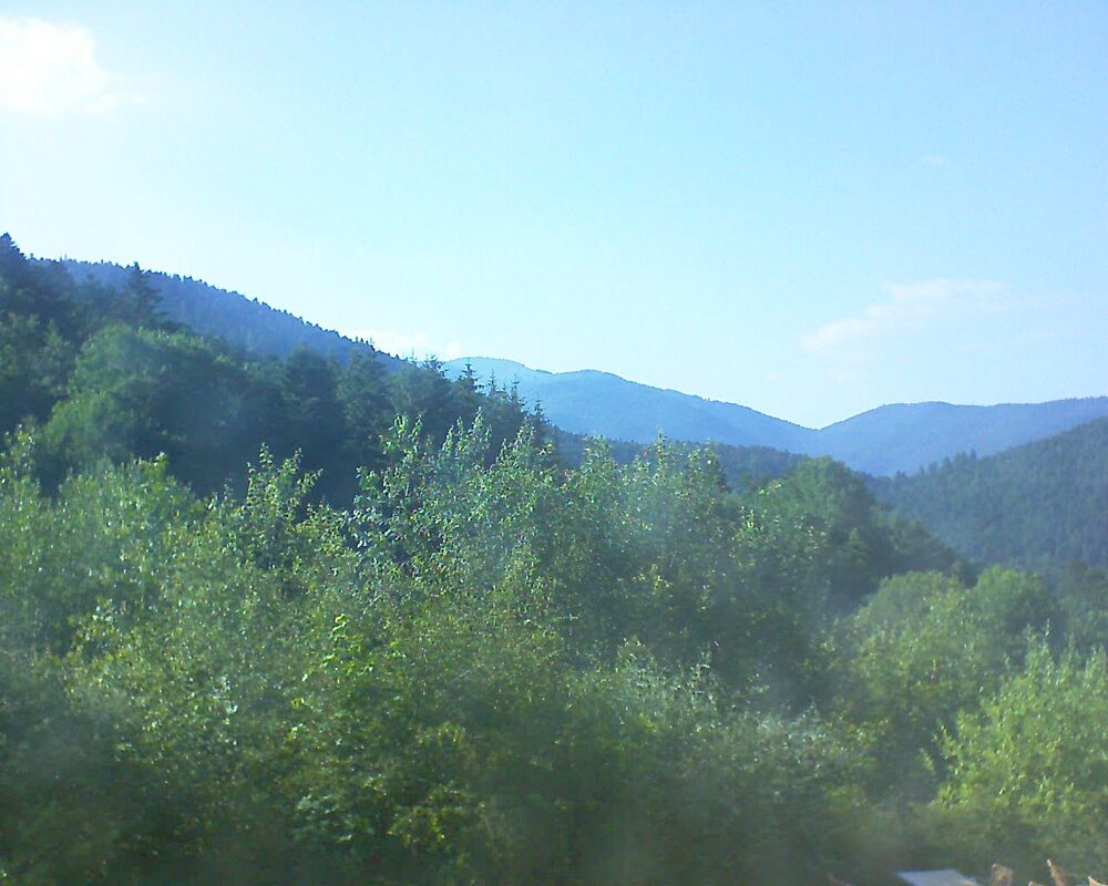 Le petit ballon vu depuis le Domaine Langmatt à Murbach le 25.06.2024 à 18:30 Le petit ballon (Alsace, Vosges) le 25.06.2024 à 18:30