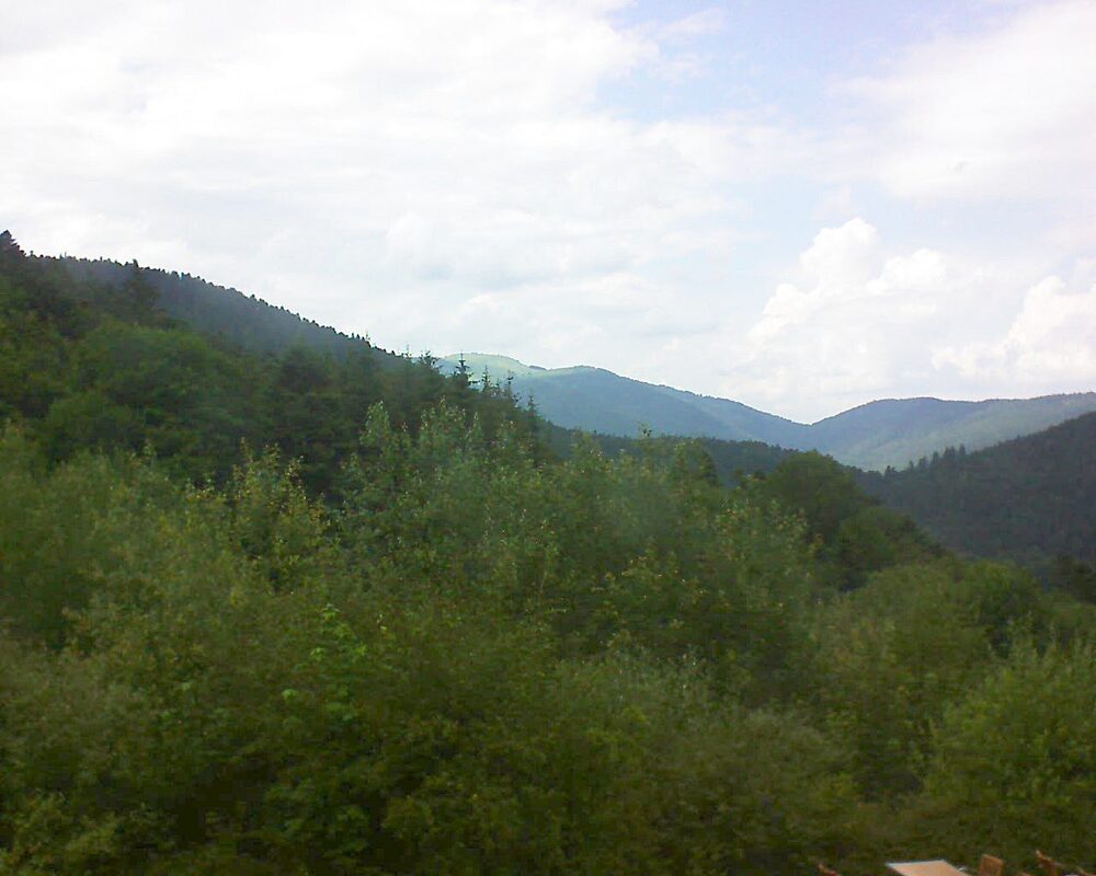 Le petit ballon vu depuis le Domaine Langmatt à Murbach le 27.06.2024 à 16:15 Le petit ballon (Alsace, Vosges) le 27.06.2024 à 16:15