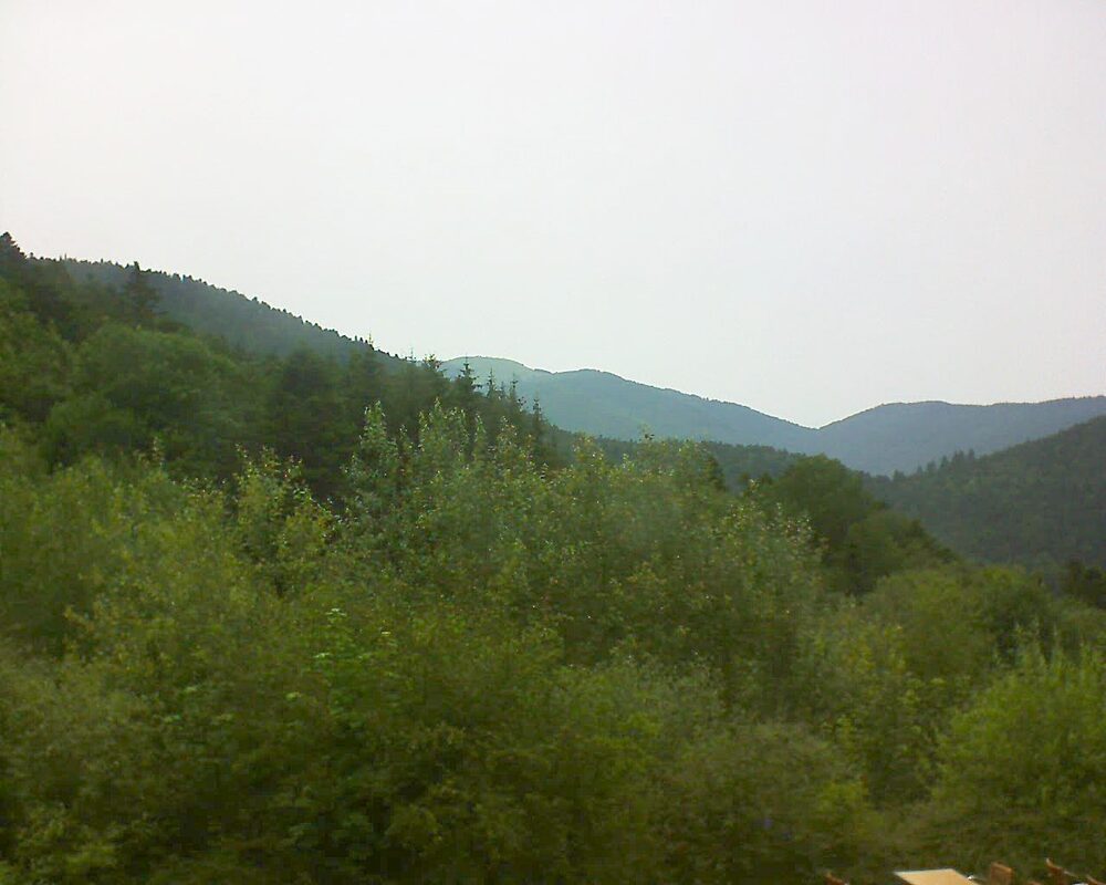 Le petit ballon vu depuis le Domaine Langmatt à Murbach le 29.06.2024 à 15:15 Le petit ballon (Alsace, Vosges) le 29.06.2024 à 15:15