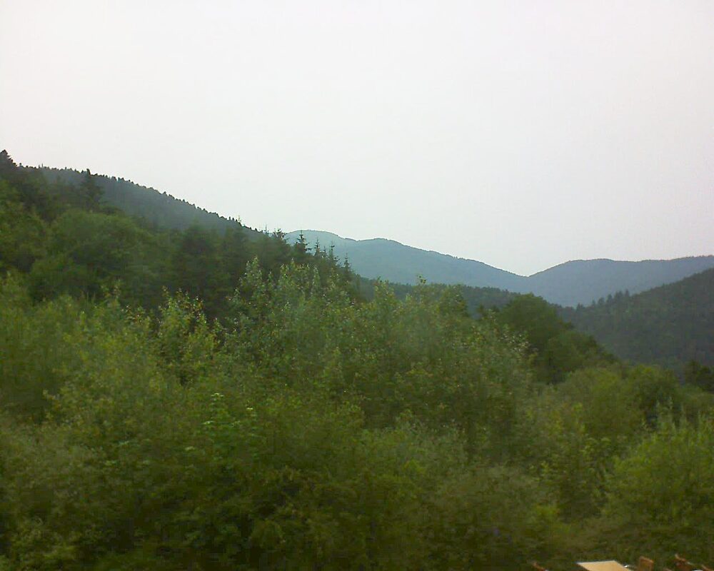 Le petit ballon vu depuis le Domaine Langmatt à Murbach le 29.06.2024 à 17:45 Le petit ballon (Alsace, Vosges) le 29.06.2024 à 17:45
