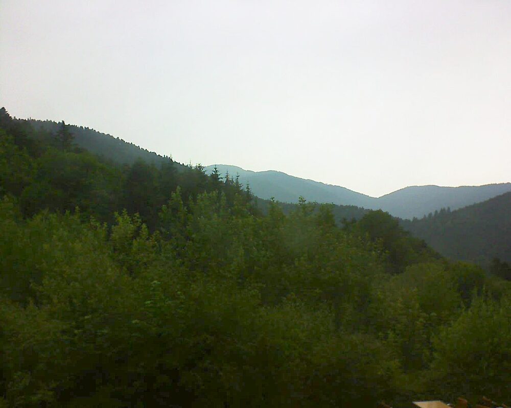 Le petit ballon vu depuis le Domaine Langmatt à Murbach le 29.06.2024 à 18:30 Le petit ballon (Alsace, Vosges) le 29.06.2024 à 18:30