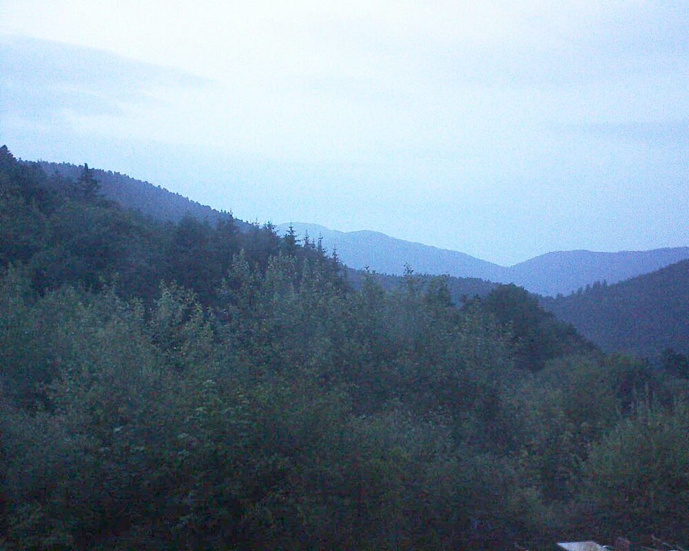 Le petit ballon vu depuis le Domaine Langmatt à Murbach le 29.06.2024 à 21:45 Le petit ballon (Alsace, Vosges) le 29.06.2024 à 21:45