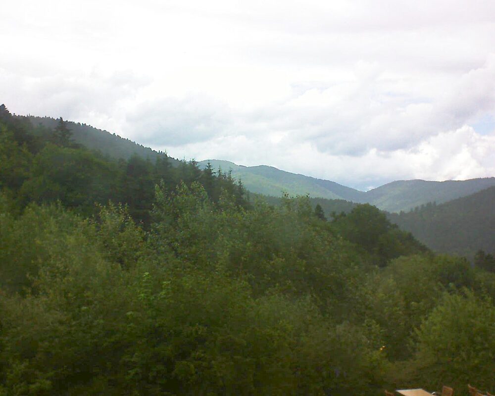 Le petit ballon vu depuis le Domaine Langmatt à Murbach le 01.07.2024 à 15:15 Le petit ballon (Alsace, Vosges) le 01.07.2024 à 15:15