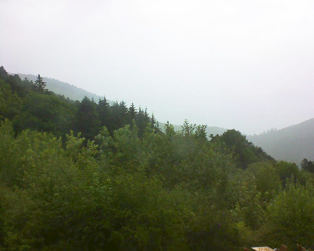 Le petit ballon vu depuis le Domaine Langmatt à Murbach le 06.07.2024 à 15:45 Le petit ballon (Alsace, Vosges) le 06.07.2024 à 15:45