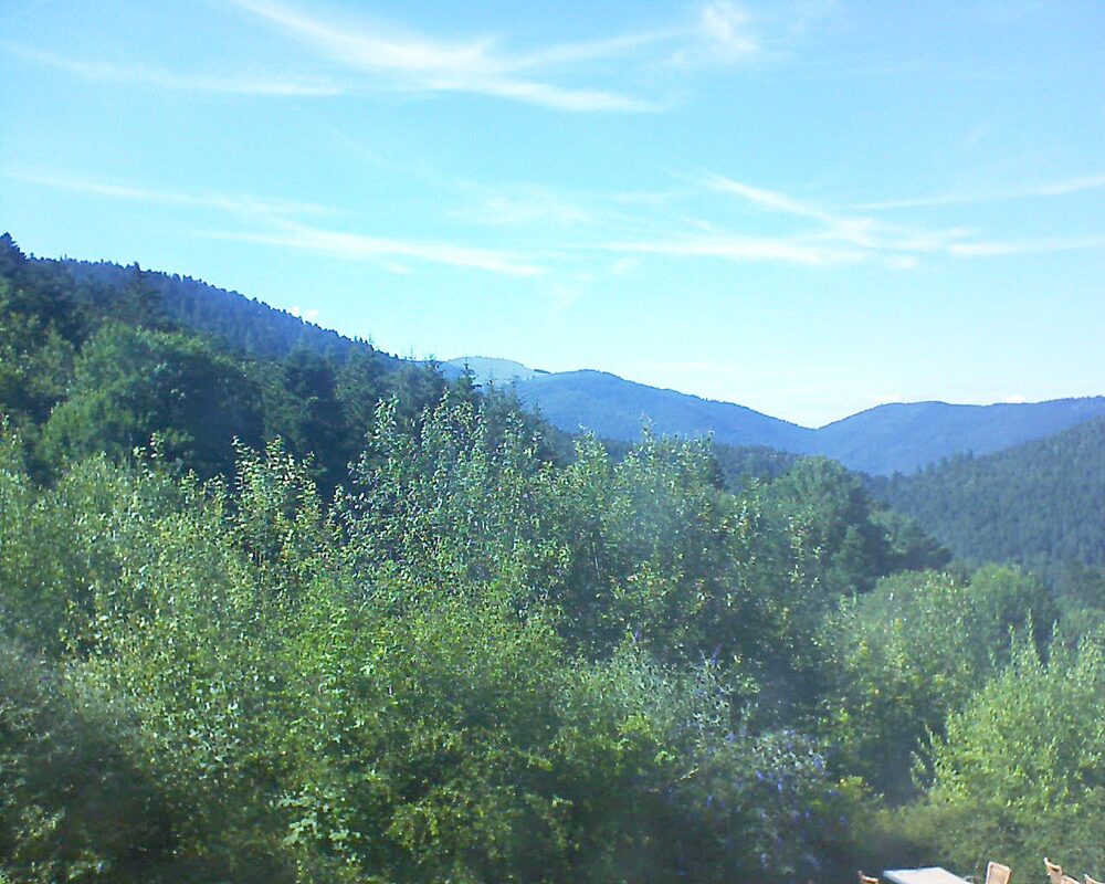 Le petit ballon vu depuis le Domaine Langmatt à Murbach le 08.07.2024 à 17:15 Le petit ballon (Alsace, Vosges) le 08.07.2024 à 17:15
