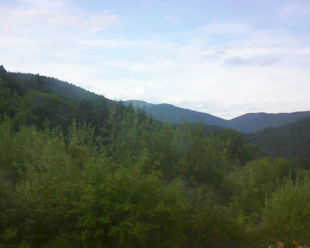 Le petit ballon vu depuis le Domaine Langmatt à Murbach le 25.07.2024 à 18:15 Le petit ballon (Alsace, Vosges) le 25.07.2024 à 18:15