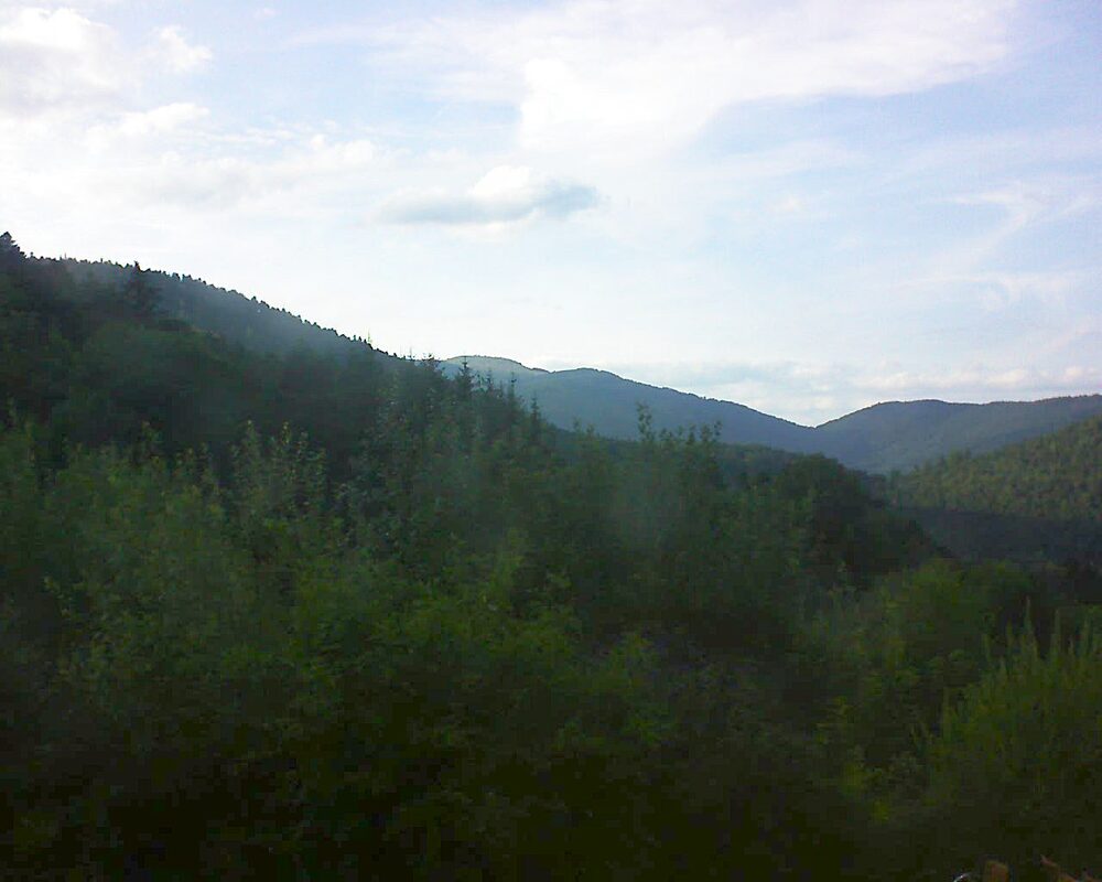 Le petit ballon vu depuis le Domaine Langmatt à Murbach le 25.07.2024 à 19:30 Le petit ballon (Alsace, Vosges) le 25.07.2024 à 19:30