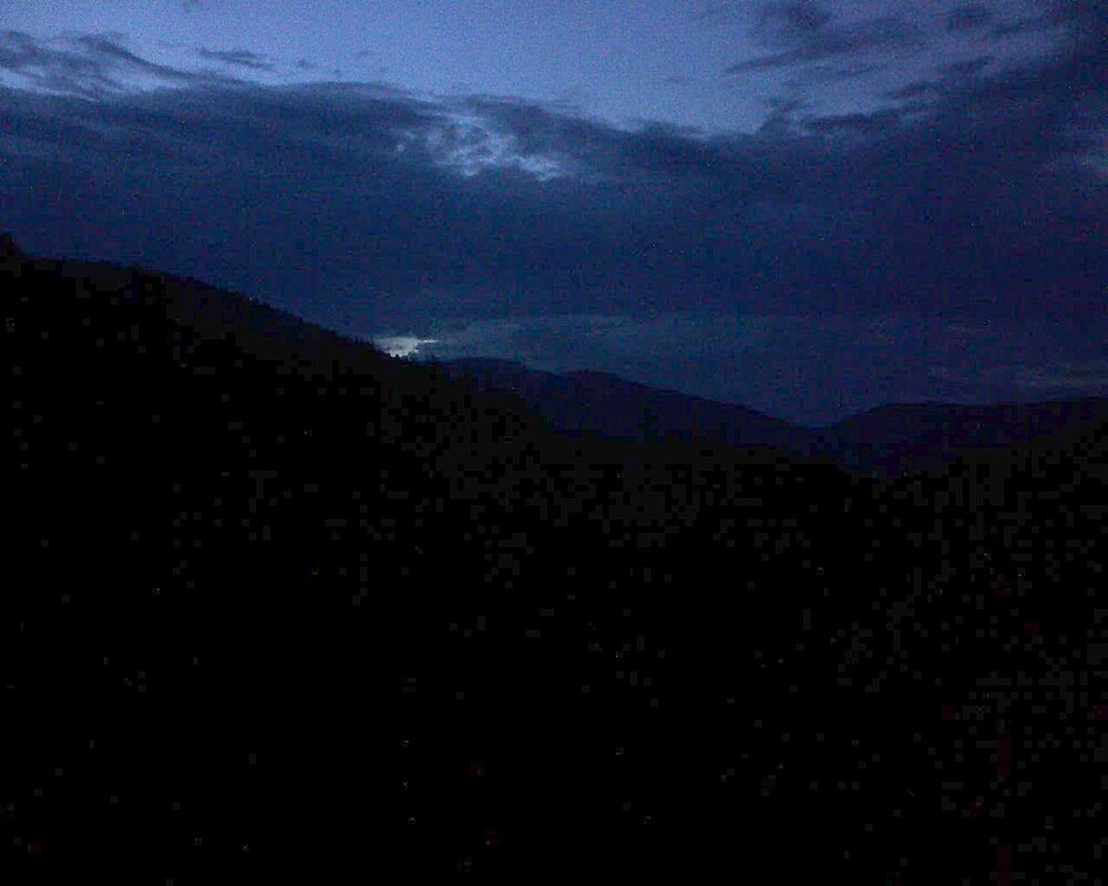 Le petit ballon vu depuis le Domaine Langmatt à Murbach le 26.07.2024 à 21:45 Le petit ballon (Alsace, Vosges) le 26.07.2024 à 21:45