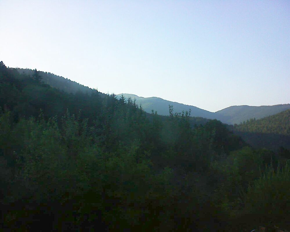 Le petit ballon vu depuis le Domaine Langmatt à Murbach le 29.07.2024 à 19:30 Le petit ballon (Alsace, Vosges) le 29.07.2024 à 19:30