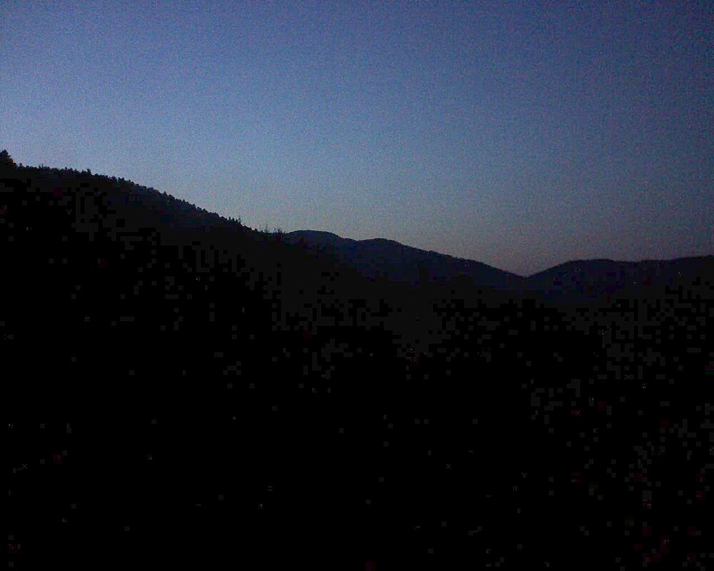 Le petit ballon vu depuis le Domaine Langmatt à Murbach le 29.07.2024 à 21:45 Le petit ballon (Alsace, Vosges) le 29.07.2024 à 21:45