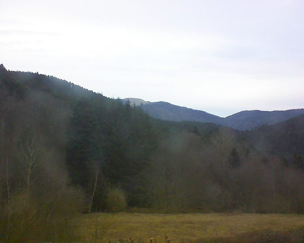 Le petit ballon vu depuis le Domaine Langmatt à Murbach le 23.02.2025 à 08:15 Le petit ballon (Alsace, Vosges) le 23.02.2025 à 08:15