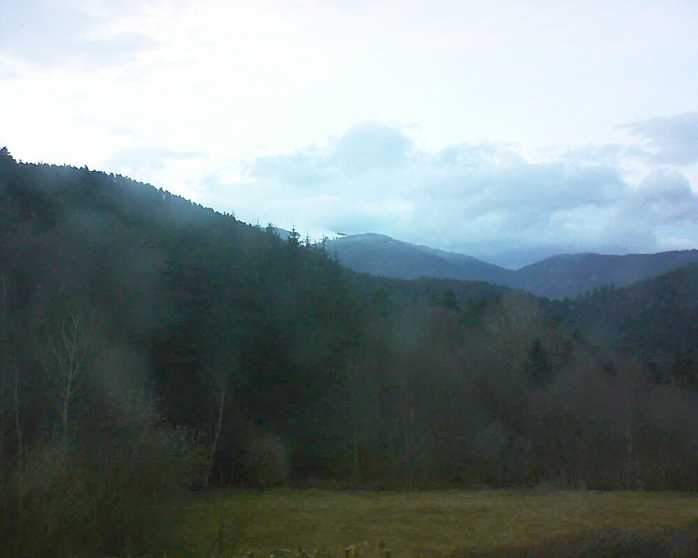Le petit ballon vu depuis le Domaine Langmatt à Murbach le 13.03.2025 à 18:30 Le petit ballon (Alsace, Vosges) le 13.03.2025 à 18:30