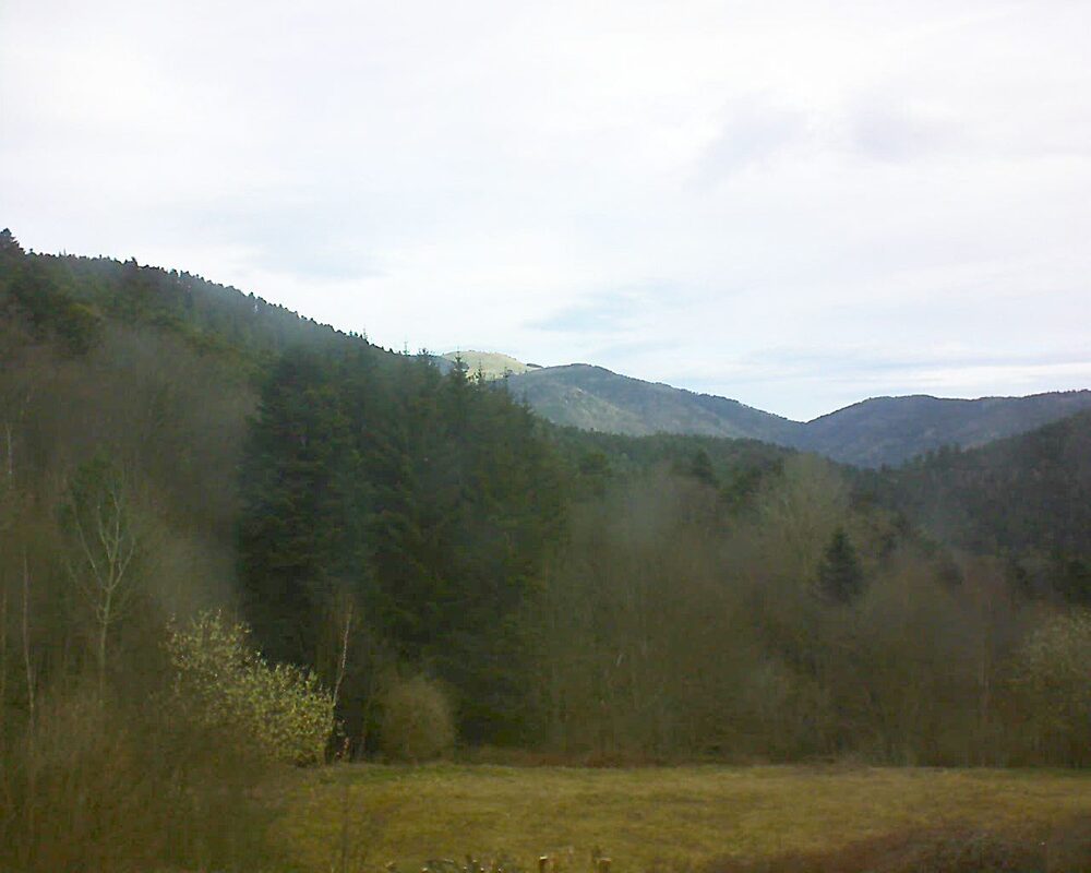 Le petit ballon vu depuis le Domaine Langmatt à Murbach le 22.03.2025 à 08:30 Le petit ballon (Alsace, Vosges) le 22.03.2025 à 08:30