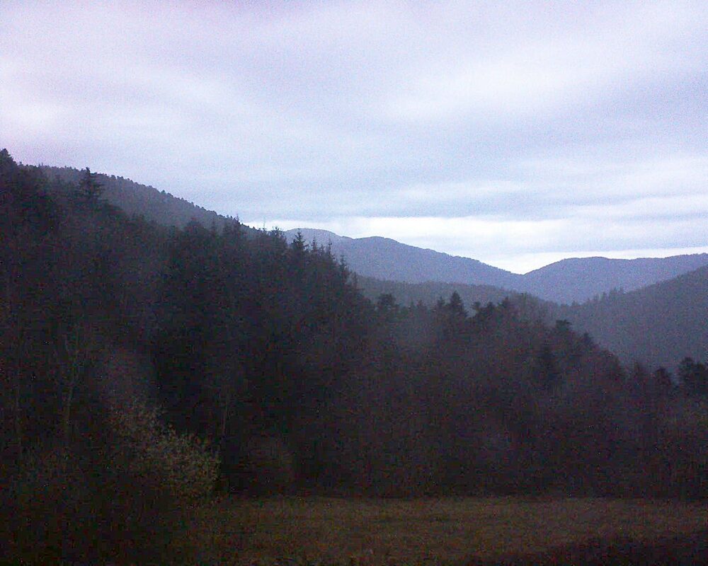 Le petit ballon vu depuis le Domaine Langmatt à Murbach le 24.03.2025 à 18:45 Le petit ballon (Alsace, Vosges) le 24.03.2025 à 18:45