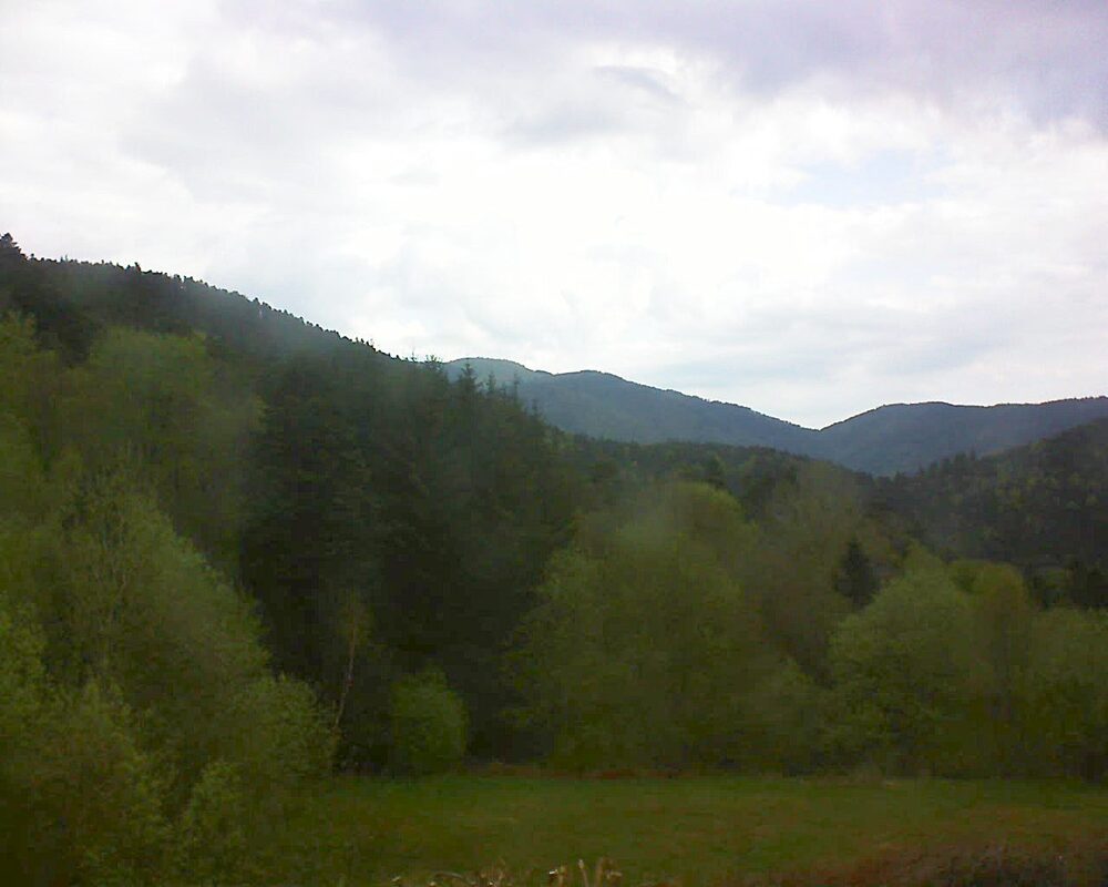 Le petit ballon vu depuis le Domaine Langmatt à Murbach le 23.04.2025 à 08:45 Le petit ballon (Alsace, Vosges) le 23.04.2025 à 08:45
