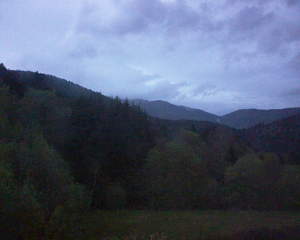 Le petit ballon vu depuis le Domaine Langmatt à Murbach le 24.04.2025 à 20:45 Le petit ballon (Alsace, Vosges) le 24.04.2025 à 20:45
