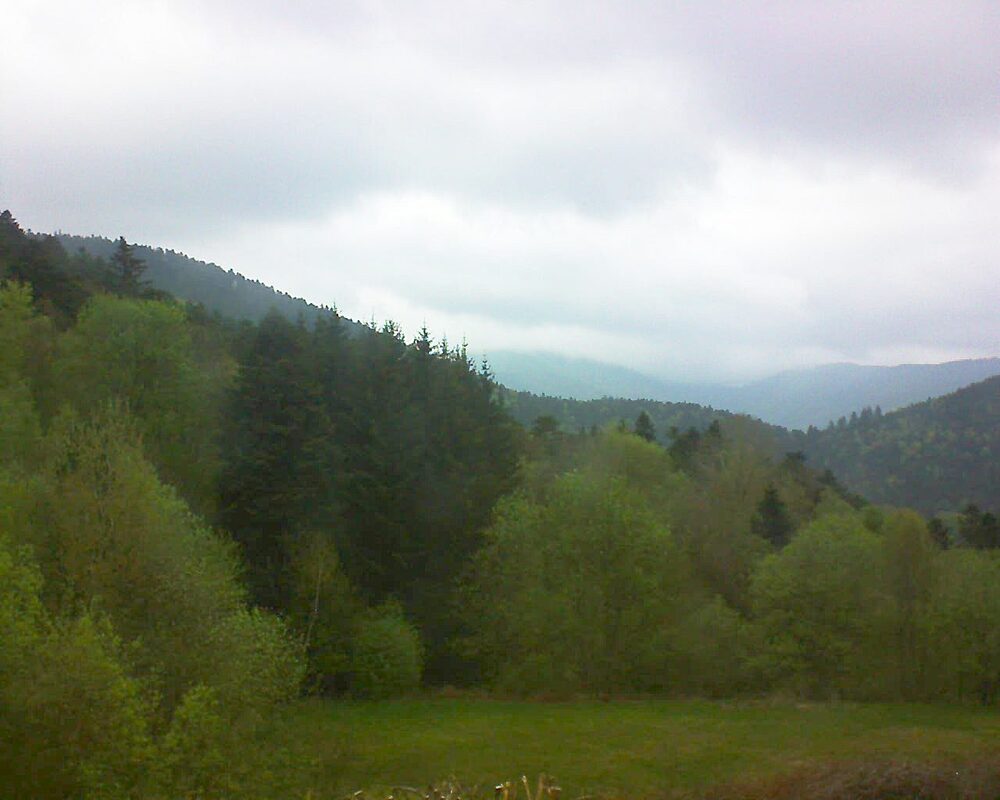 Le petit ballon vu depuis le Domaine Langmatt à Murbach le 26.04.2025 à 18:00 Le petit ballon (Alsace, Vosges) le 26.04.2025 à 18:00