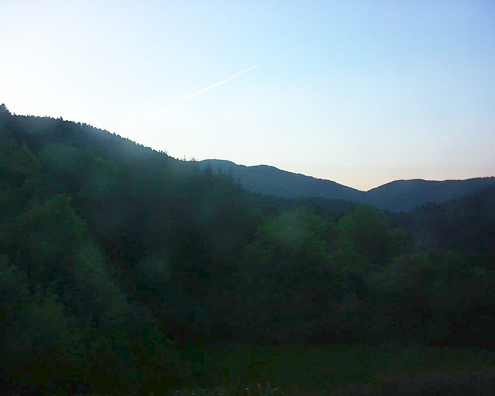 Le petit ballon vu depuis le Domaine Langmatt à Murbach le 11.05.2025 à 21:00 Le petit ballon (Alsace, Vosges) le 11.05.2025 à 21:00