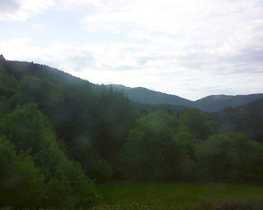 Le petit ballon vu depuis le Domaine Langmatt à Murbach le 16.05.2025 à 19:30 Le petit ballon (Alsace, Vosges) le 16.05.2025 à 19:30