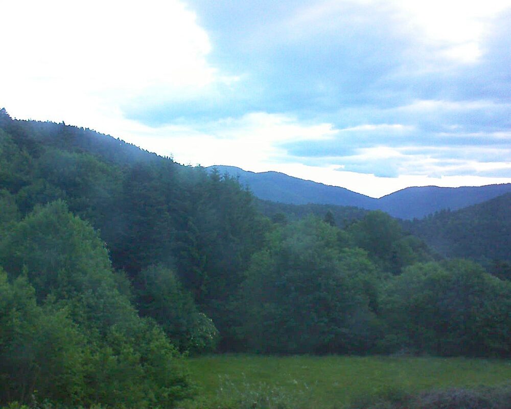 Le petit ballon vu depuis le Domaine Langmatt à Murbach le 01.06.2025 à 05:45 Le petit ballon (Alsace, Vosges) le 01.06.2025 à 05:45