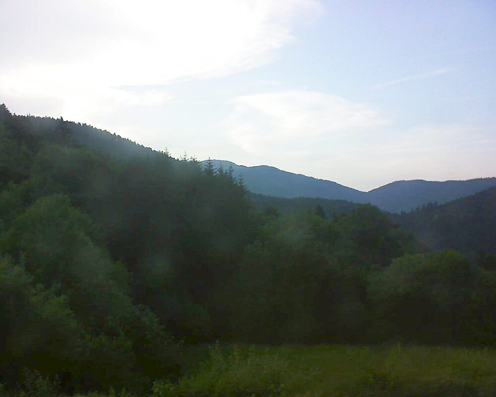 Le petit ballon vu depuis le Domaine Langmatt à Murbach le 22.06.2025 à 20:30 Le petit ballon (Alsace, Vosges) le 22.06.2025 à 20:30