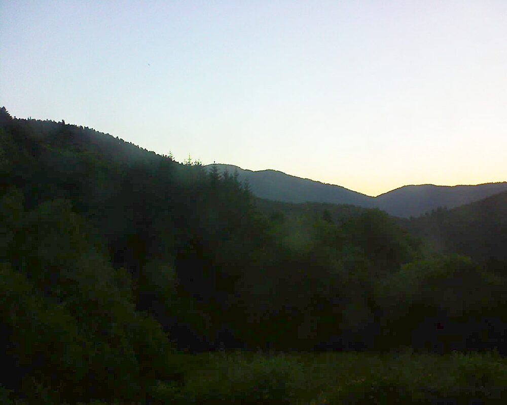 Le petit ballon vu depuis le Domaine Langmatt à Murbach le 29.06.2025 à 05:45 Le petit ballon (Alsace, Vosges) le 29.06.2025 à 05:45