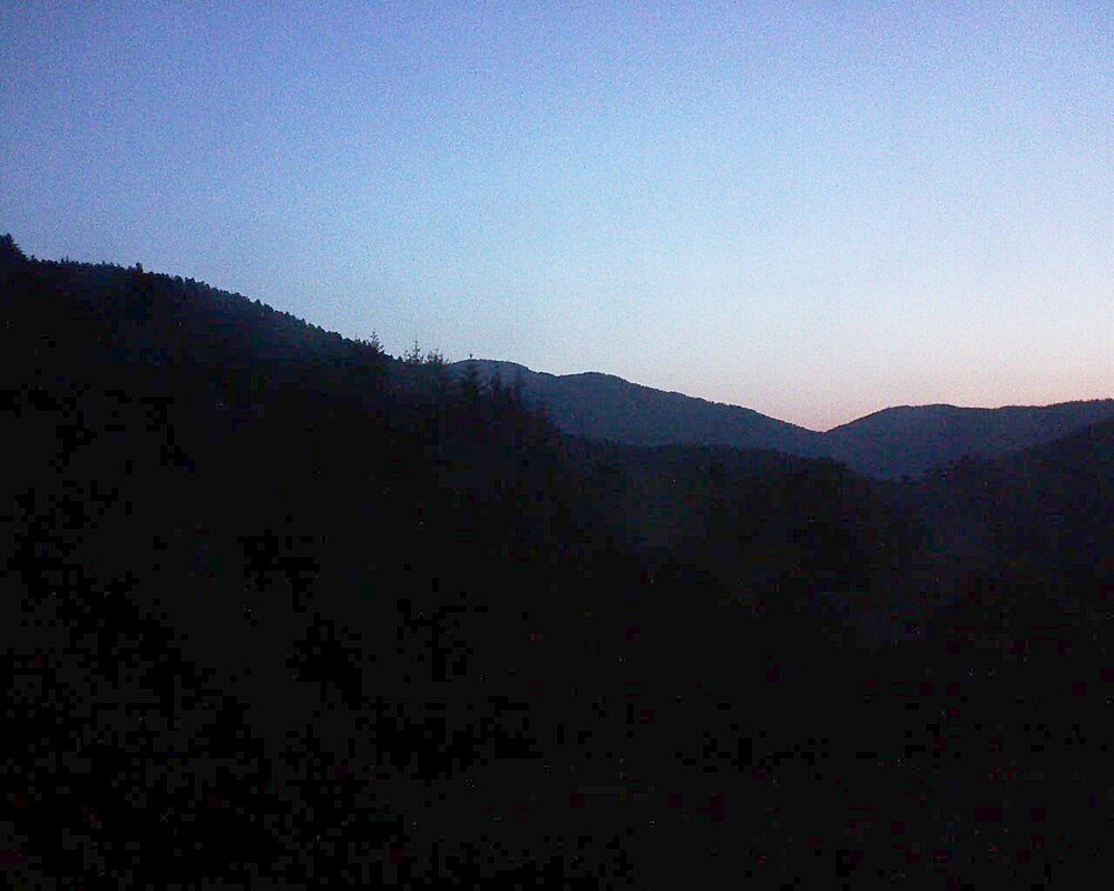 Le petit ballon vu depuis le Domaine Langmatt à Murbach le 11.07.2025 à 05:15 Le petit ballon (Alsace, Vosges) le 11.07.2025 à 05:15