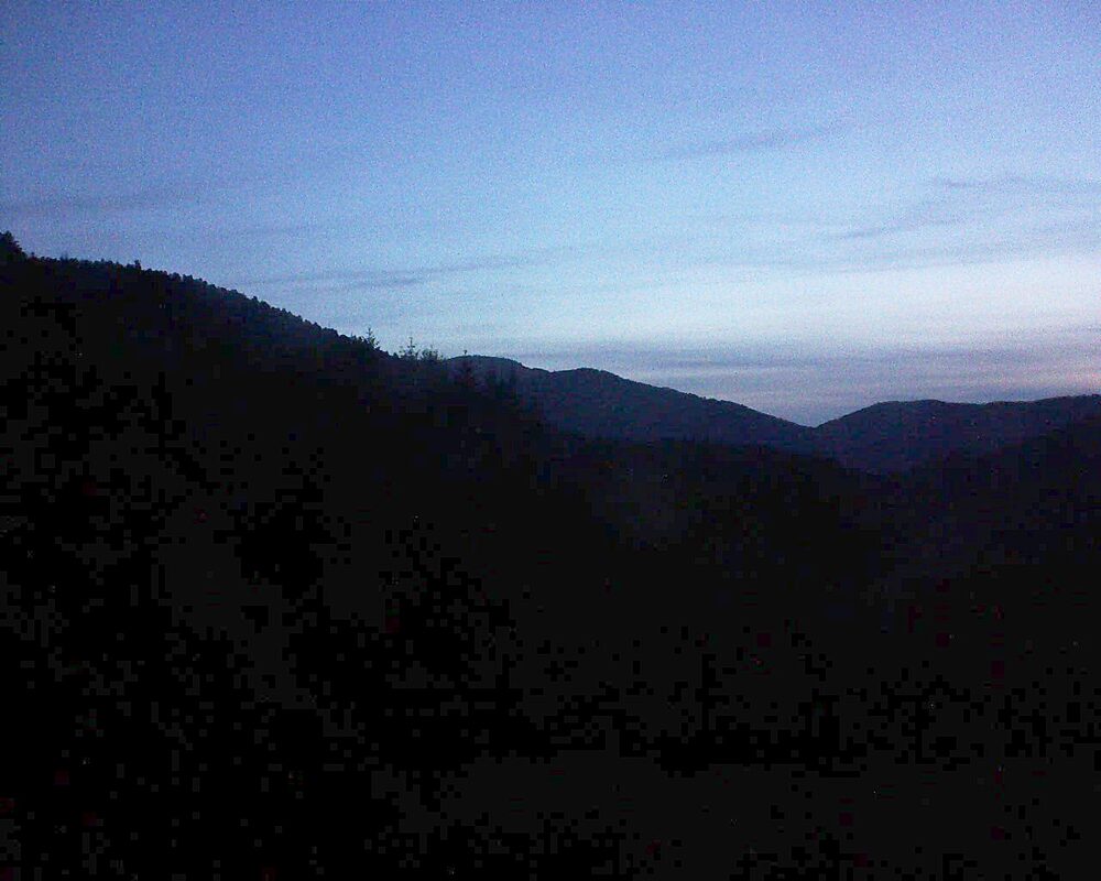Le petit ballon vu depuis le Domaine Langmatt à Murbach le 12.07.2025 à 05:15 Le petit ballon (Alsace, Vosges) le 12.07.2025 à 05:15