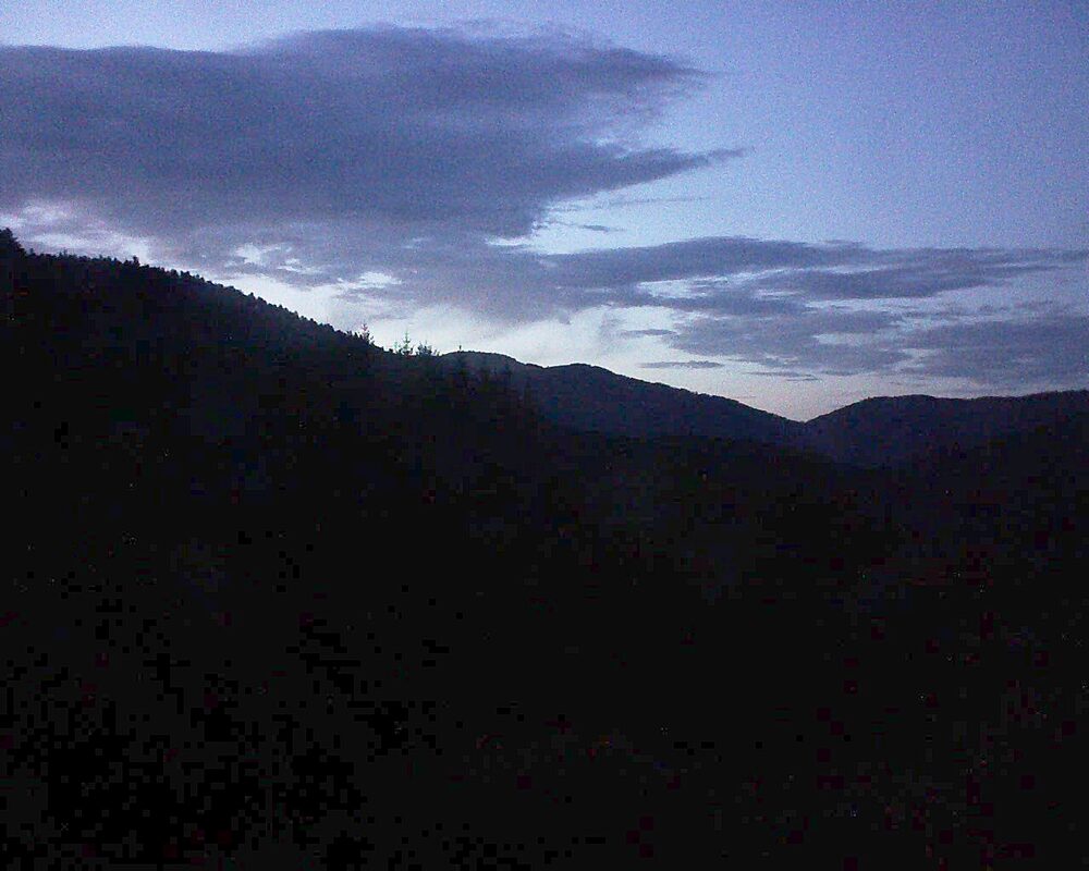Le petit ballon vu depuis le Domaine Langmatt à Murbach le 03.09.2025 à 20:30 Le petit ballon (Alsace, Vosges) le 03.09.2025 à 20:30