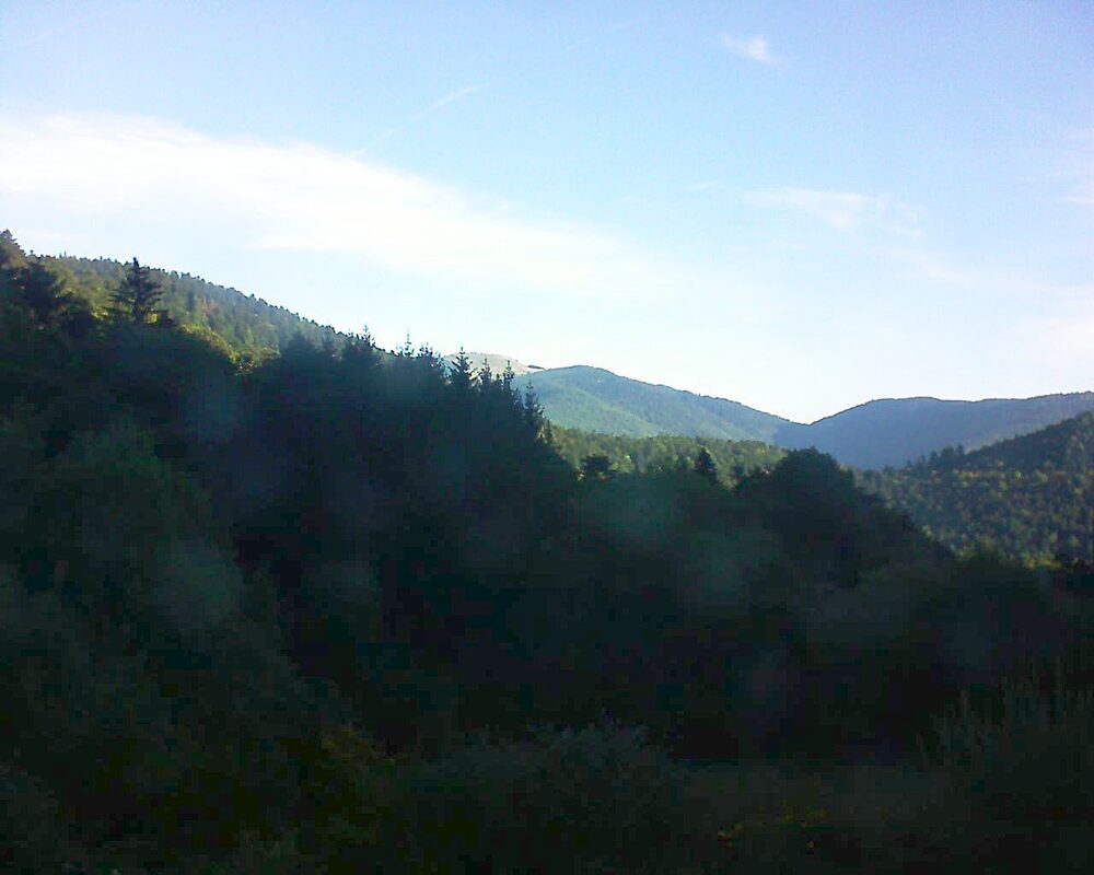 Le petit ballon vu depuis le Domaine Langmatt à Murbach le 20.09.2025 à 08:45 Le petit ballon (Alsace, Vosges) le 20.09.2025 à 08:45