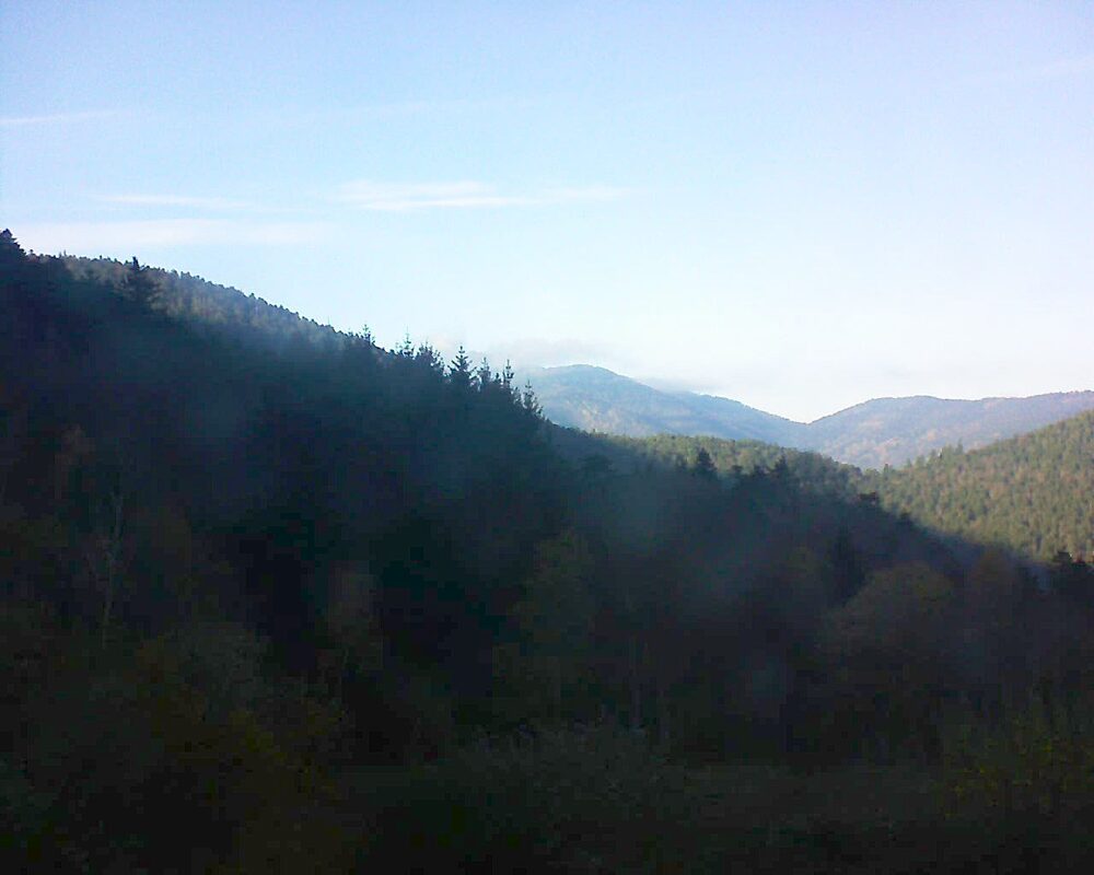 Le petit ballon vu depuis le Domaine Langmatt à Murbach le 18.11.2025 à 15:00 Le petit ballon (Alsace, Vosges) le 18.11.2025 à 15:00