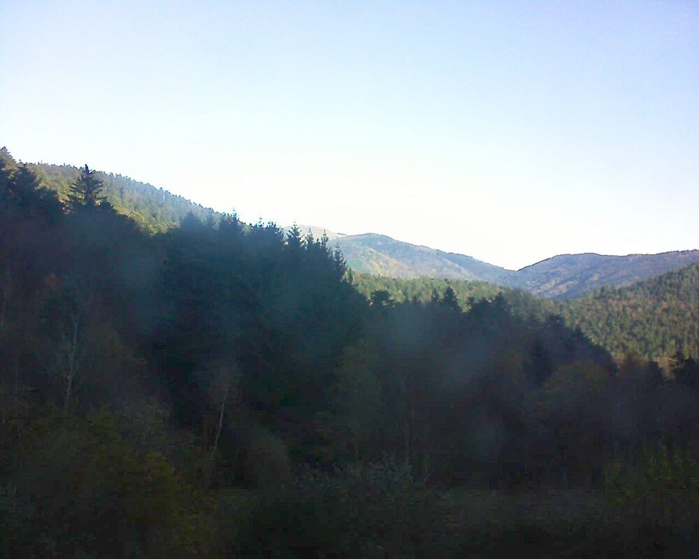 Le petit ballon vu depuis le Domaine Langmatt à Murbach le 19.11.2025 à 09:45 Le petit ballon (Alsace, Vosges) le 19.11.2025 à 09:45