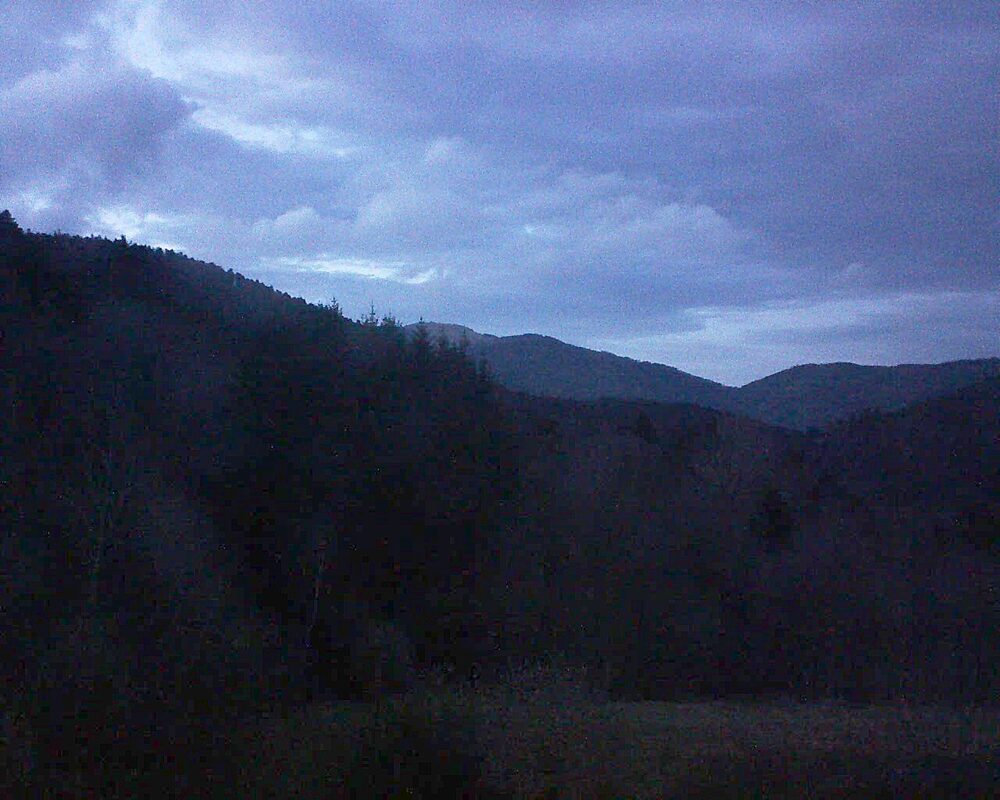 Le petit ballon vu depuis le Domaine Langmatt à Murbach le 28.02.2026 à 18:30 Le petit ballon (Alsace, Vosges) le 28.02.2026 à 18:30