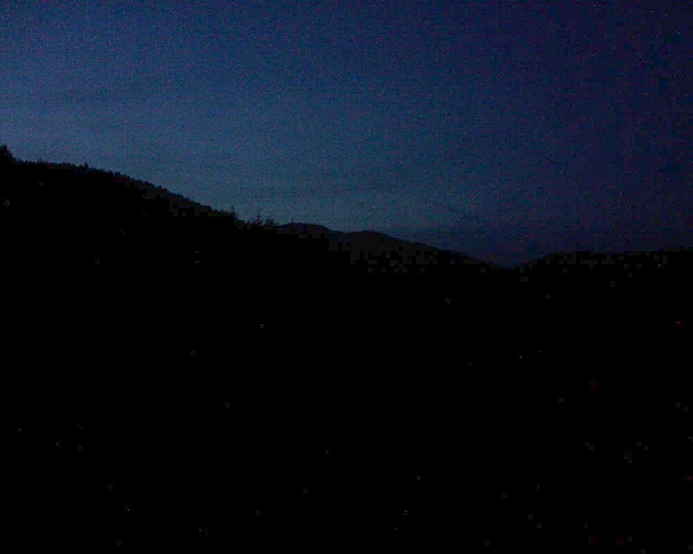 Le petit ballon vu depuis le Domaine Langmatt à Murbach le 09.04.2026 à 20:45 Le petit ballon (Alsace, Vosges) le 09.04.2026 à 20:45