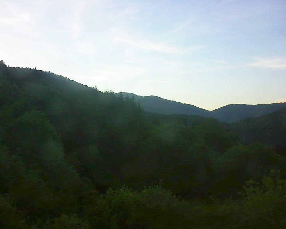 Le petit ballon vu depuis le Domaine Langmatt à Murbach le 21.05.2026 à 20:45 Le petit ballon (Alsace, Vosges) le 21.05.2026 à 20:45