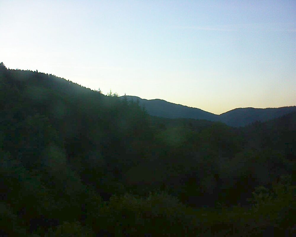 Le petit ballon vu depuis le Domaine Langmatt à Murbach le 22.05.2026 à 21:15 Le petit ballon (Alsace, Vosges) le 22.05.2026 à 21:15
