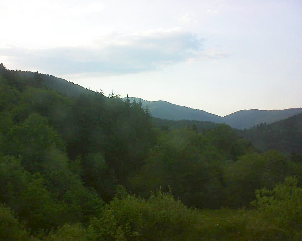 Le petit ballon vu depuis le Domaine Langmatt à Murbach le 27.05.2026 à 20:00 Le petit ballon (Alsace, Vosges) le 27.05.2026 à 20:00