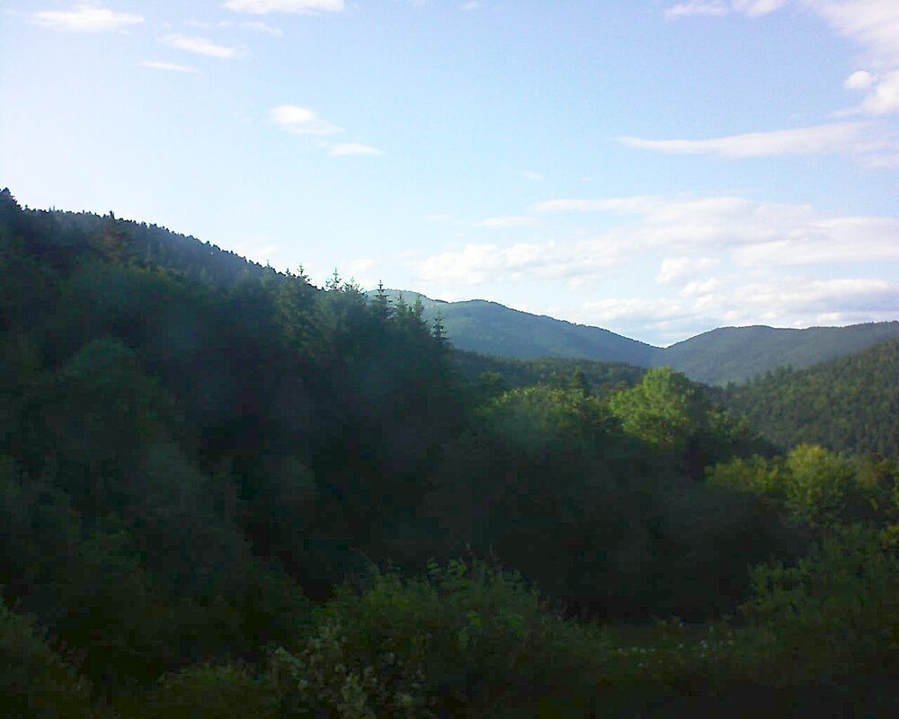 Le petit ballon vu depuis le Domaine Langmatt à Murbach le 06.06.2026 à 19:00 Le petit ballon (Alsace, Vosges) le 06.06.2026 à 19:00