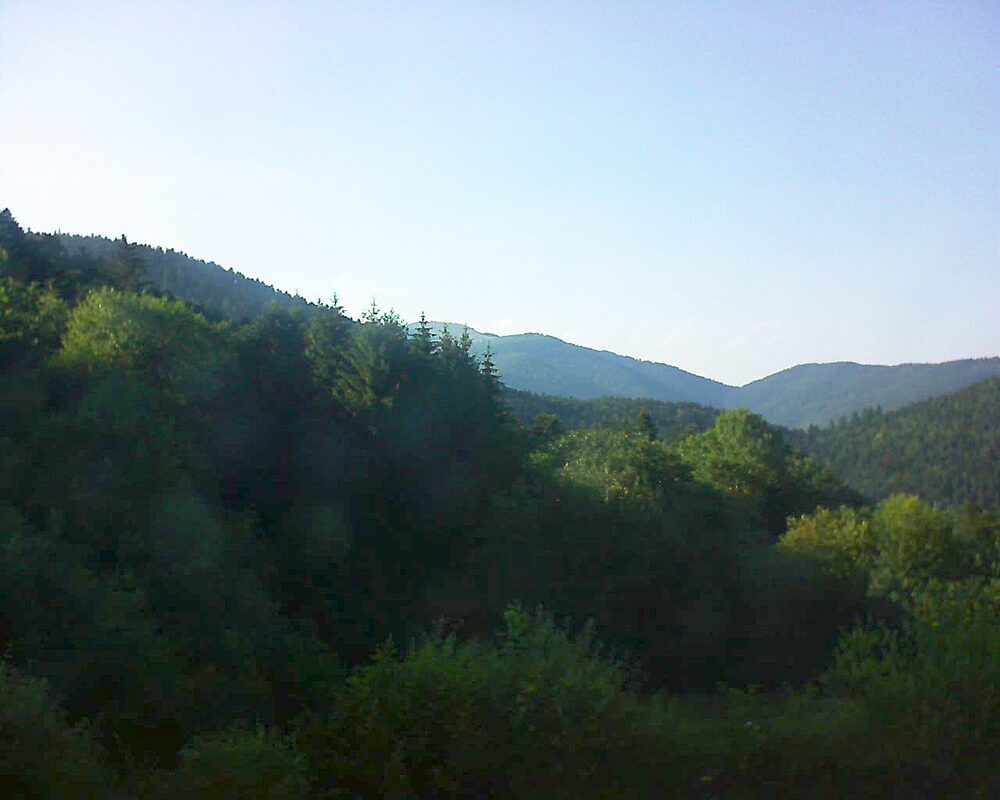 Le petit ballon vu depuis le Domaine Langmatt à Murbach le 18.06.2026 à 19:00 Le petit ballon (Alsace, Vosges) le 18.06.2026 à 19:00