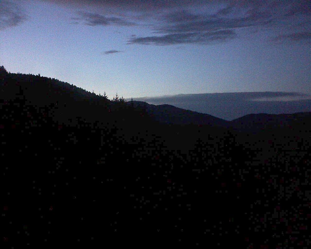 Le petit ballon vu depuis le Domaine Langmatt à Murbach le 16.07.2026 à 22:00 Le petit ballon (Alsace, Vosges) le 16.07.2026 à 22:00