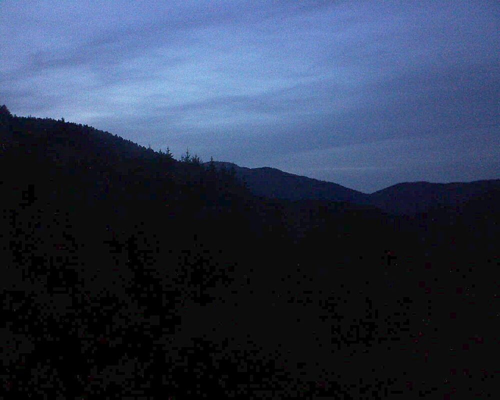 Le petit ballon vu depuis le Domaine Langmatt à Murbach le 24.07.2026 à 21:45 Le petit ballon (Alsace, Vosges) le 24.07.2026 à 21:45
